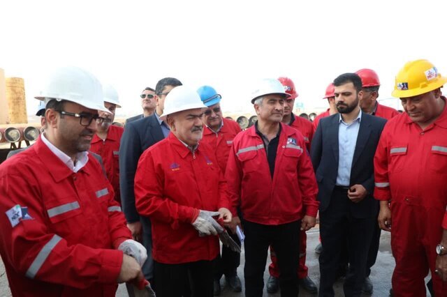 تاکید استاندار خوزستان بر فعالسازی ظرفیتهای استخراج نفت برای افزایش تولید ناخالص داخلی