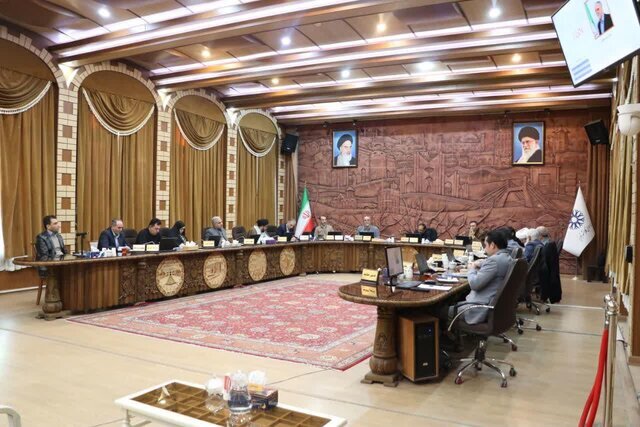 لزوم جمع آوری تابلوهای بدون مجوز سطح شهر/ تصمیمات بودجهای و عمرانی تبریز باید شفاف باشد