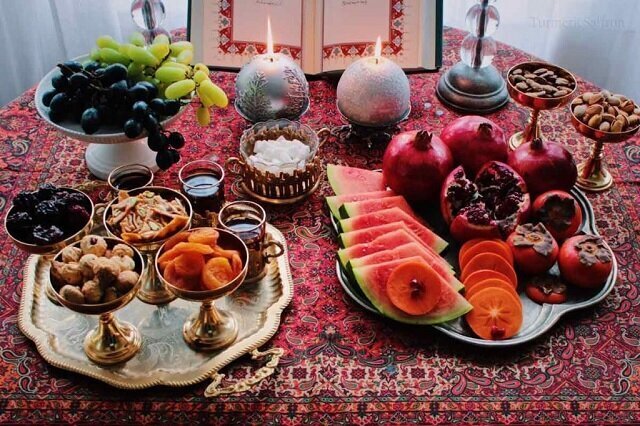 یلدا در گلستان؛ شبی با طعم مارمرده، صدای قصه و هیجان بازی‌های قدیمی
