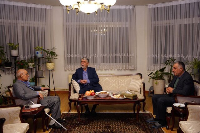 دیدار وزیر فرهنگ با هوشنگ مرادی کرمانی