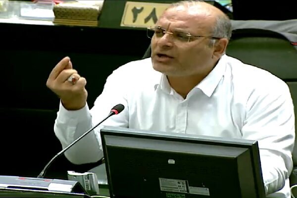 نماینده ازنا: نباید در برابر تخریب قوه قضائیه، مجلس و سپاه سکوت کرد