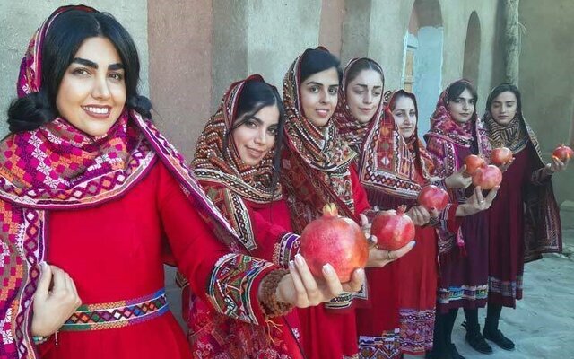 یلدای سنگسریها از مهمانی در اولین یلدای نامزدی تا گرهگشایی زیبا از گرفتاری فامیل
