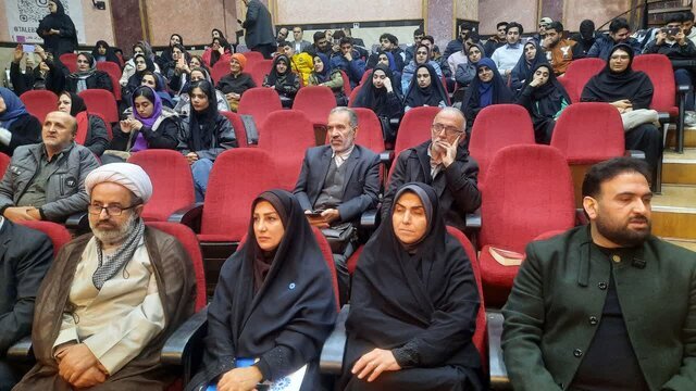 احیای آیین‌های یلدایی با شعرخوانی و حافظ‌خوانی در کتابخانه عمومی آمل
