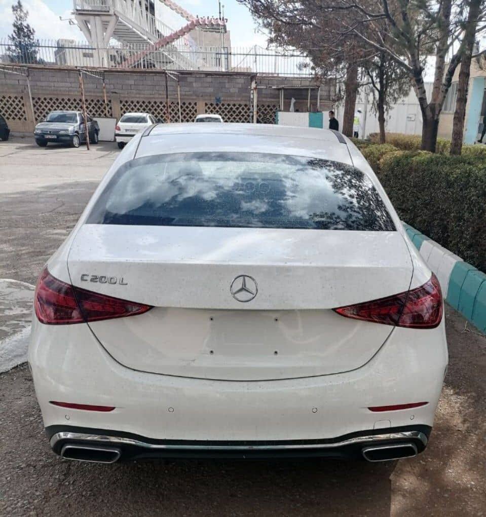 توقیف خودروی ۱۵ میلیاردی به دلیل تردد بدون پلاک