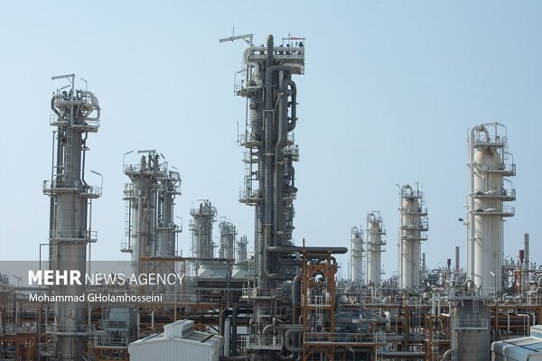 ۲۳ درصد ظرفیت گاز صنعت پتروشیمی خالی است