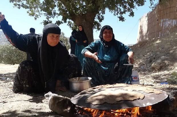 شبی به بلندای تاریخ: یلدا در کوهساران کریک با عطر نان تُنگ و شیرینی‌