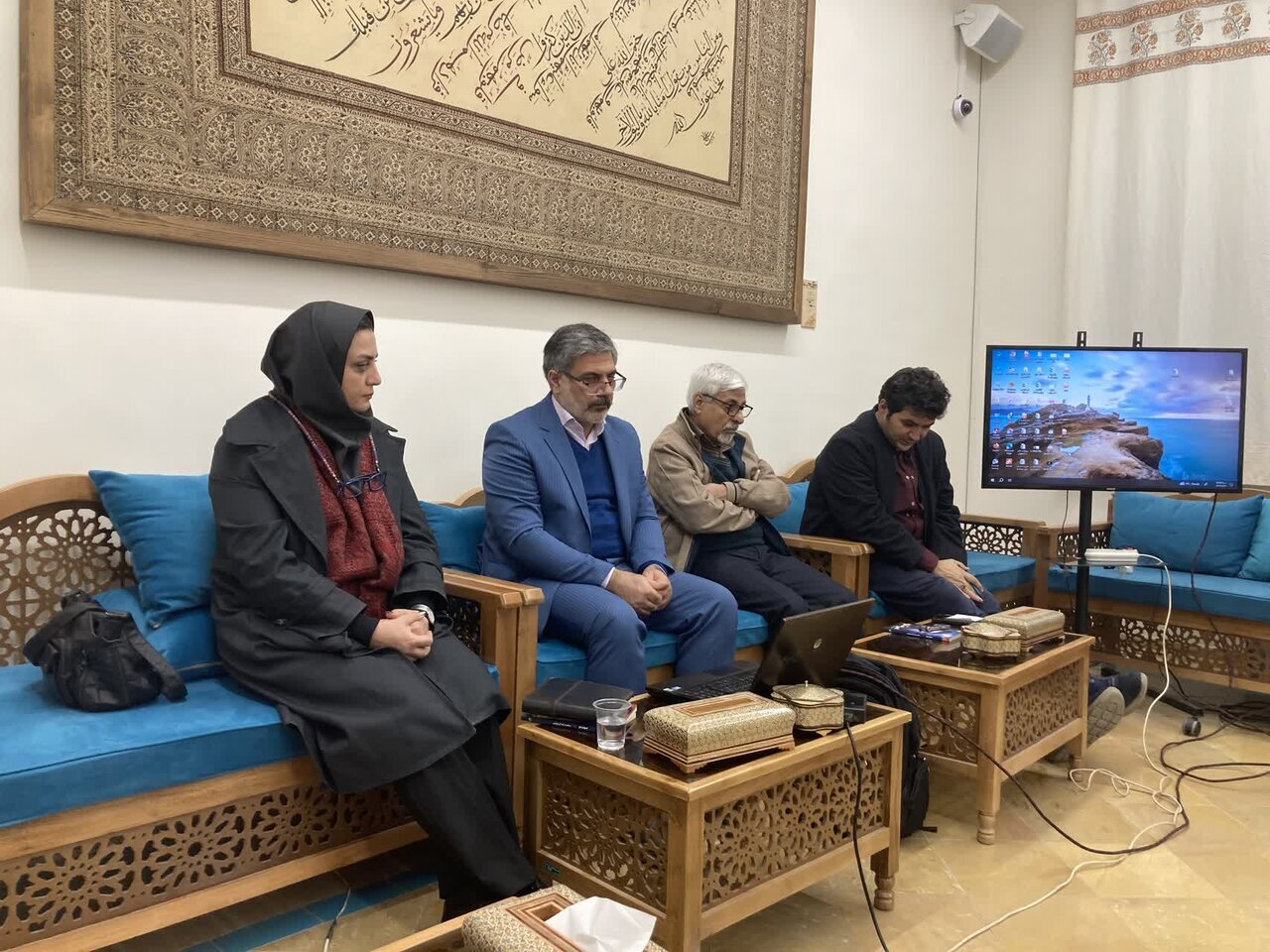 تحلیل رمانهای نوجوان محمدرضاآریانفر در اصفهان؛نگاه به بلوغ،جنگ وفرهنگ