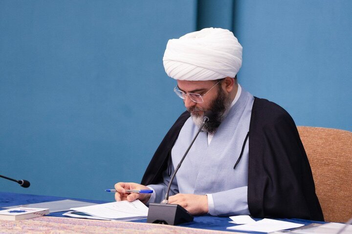 حجتالاسلام قمی: این شرایط اقتصادی در شأن مردم عزیز ما نیست