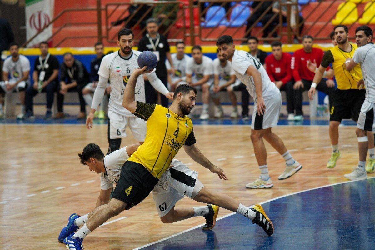 لیگ برتر هندبال| پایان هفته نهم با تداوم صدرنشینی مس کرمان/ سپاهان، قعرنشین را در بافق شکست داد