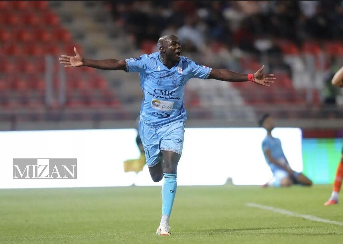 بوبو: استقلال و پرسپولیس بزرگند، اما فعلاً خانه من چادرملو است/ برای آقای گلی وسواس ندارم