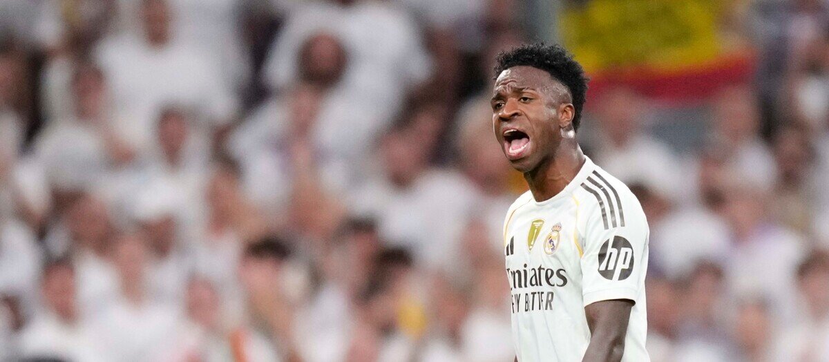 حواشی تمام نشدنی وینیسیوس!