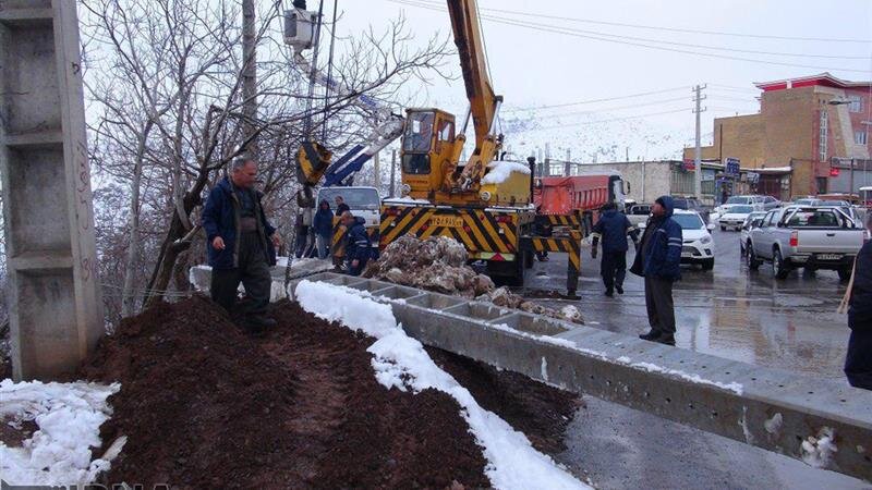 برق ۱۰ روستای بجنورد پس از بارش شدید برف وصل شد