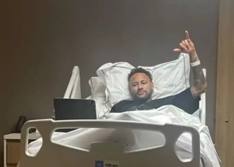 نیمار دوباره روی تخت بیمارستان!