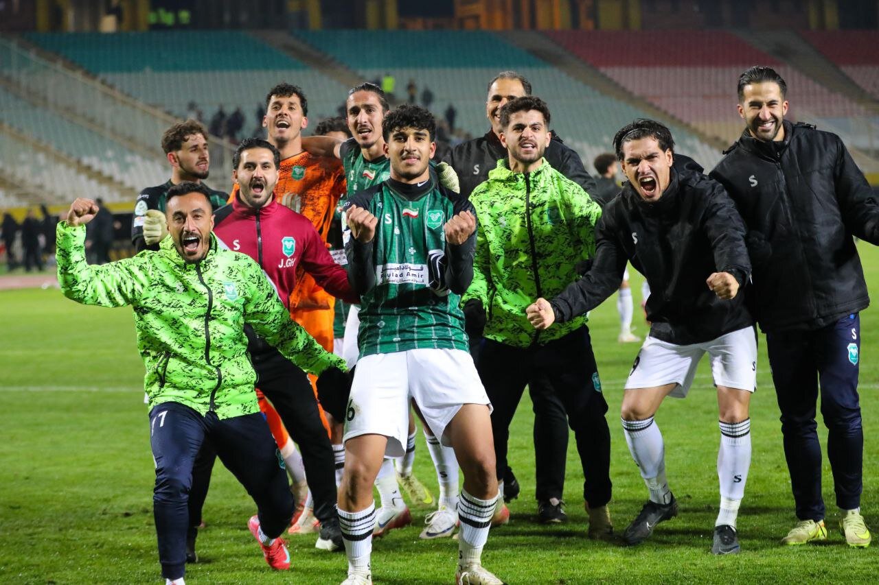اکران دومین بنر جنجالی شهرداری خرم‌آباد!
