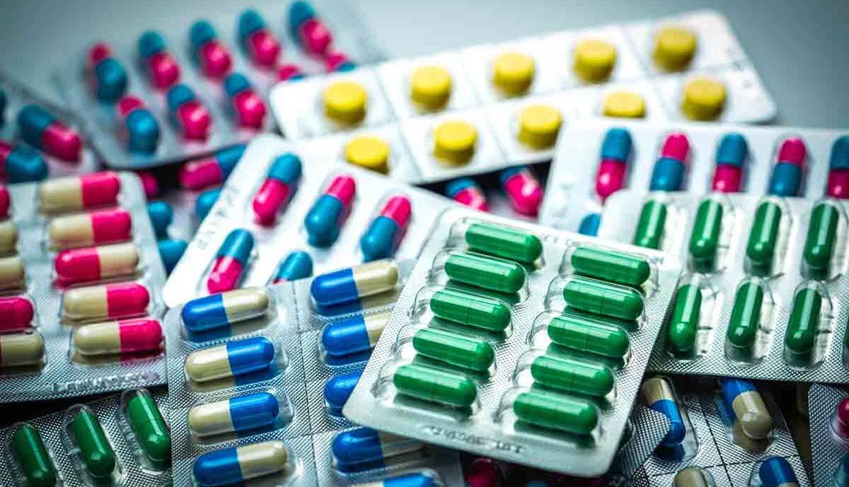 تهدیدهای بزرگ مصرف خودسرانه آنتی‌بیوتیک‌ها برای جامعه