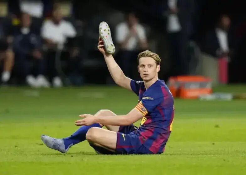 دی‌یونگ: باورم نمی‌شد سال را صدرنشین تمام کنیم