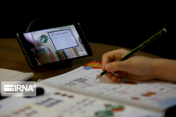 تحصیل برای همه، در هر شرایط؛ مدارس از راه دور، راهکار دولت چهاردهم برای حذف نابرابری آموزش