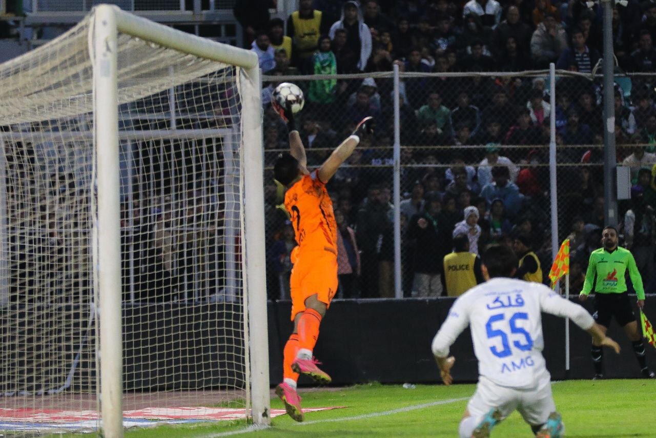 گلر سابق تراکتور تنور دروازه خیبر را داغ کرد