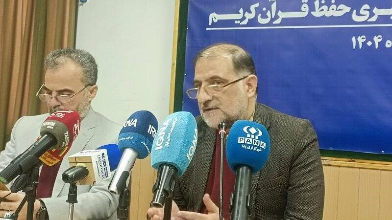 برای تربیت ۱۰ میلیون حافظ قرآن همه پای کار بیایند