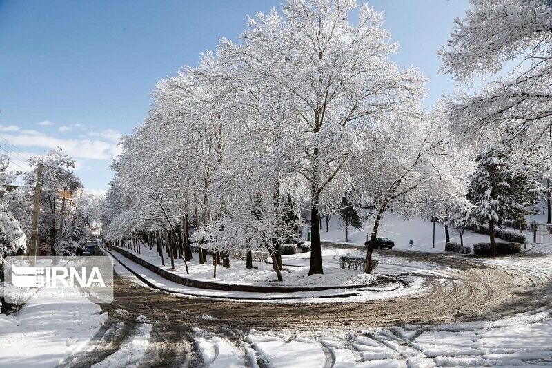 بارشهای پراکنده برف در همدان