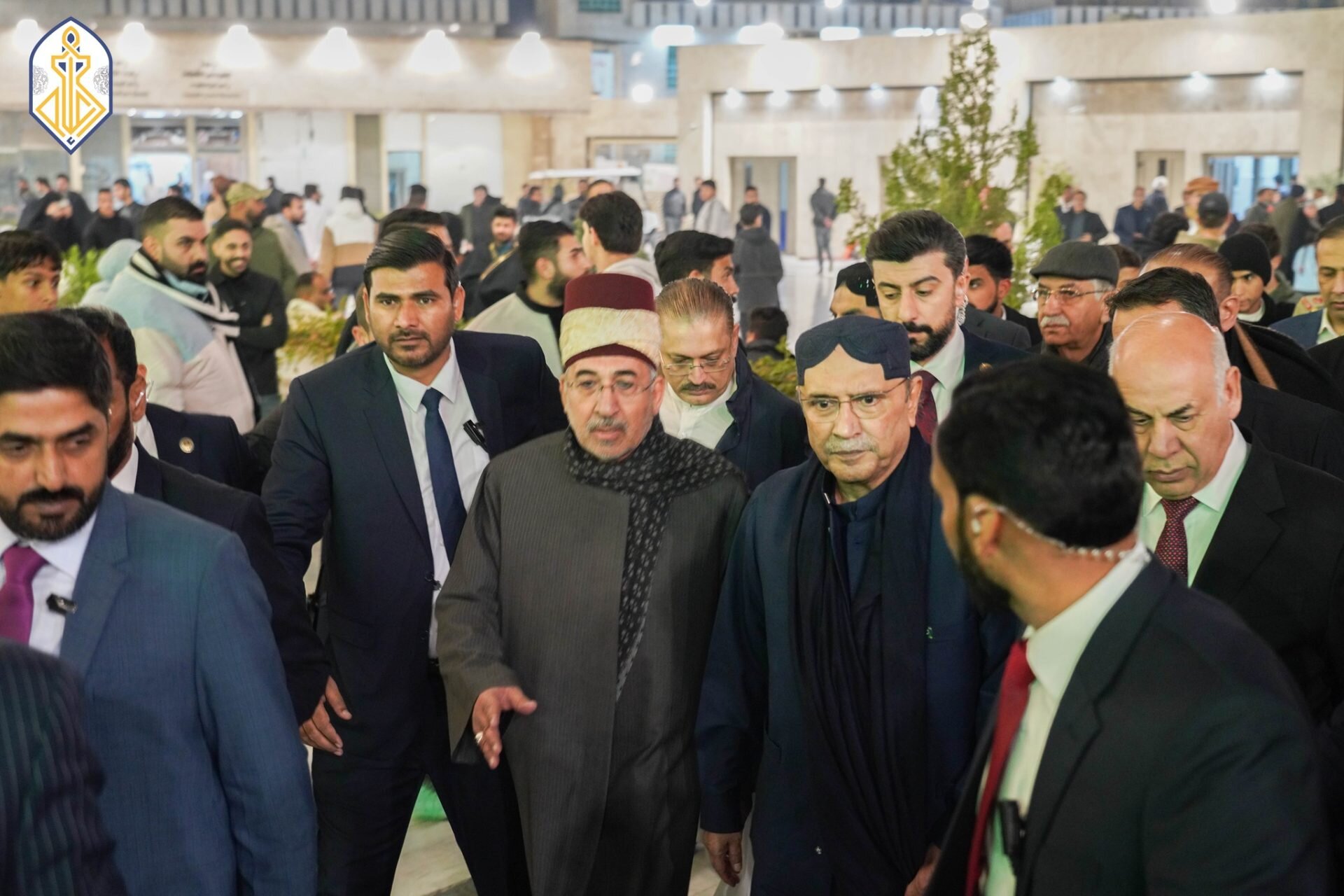 زیارت رئیسجمهور پاکستان از حرم مطهر امامین کاظمین