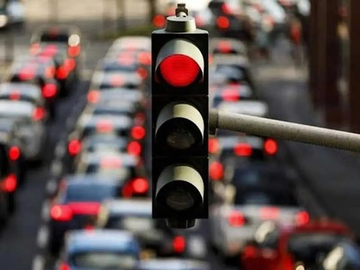چراغ راهنمایی و رانندگی تهران هوشمند شد