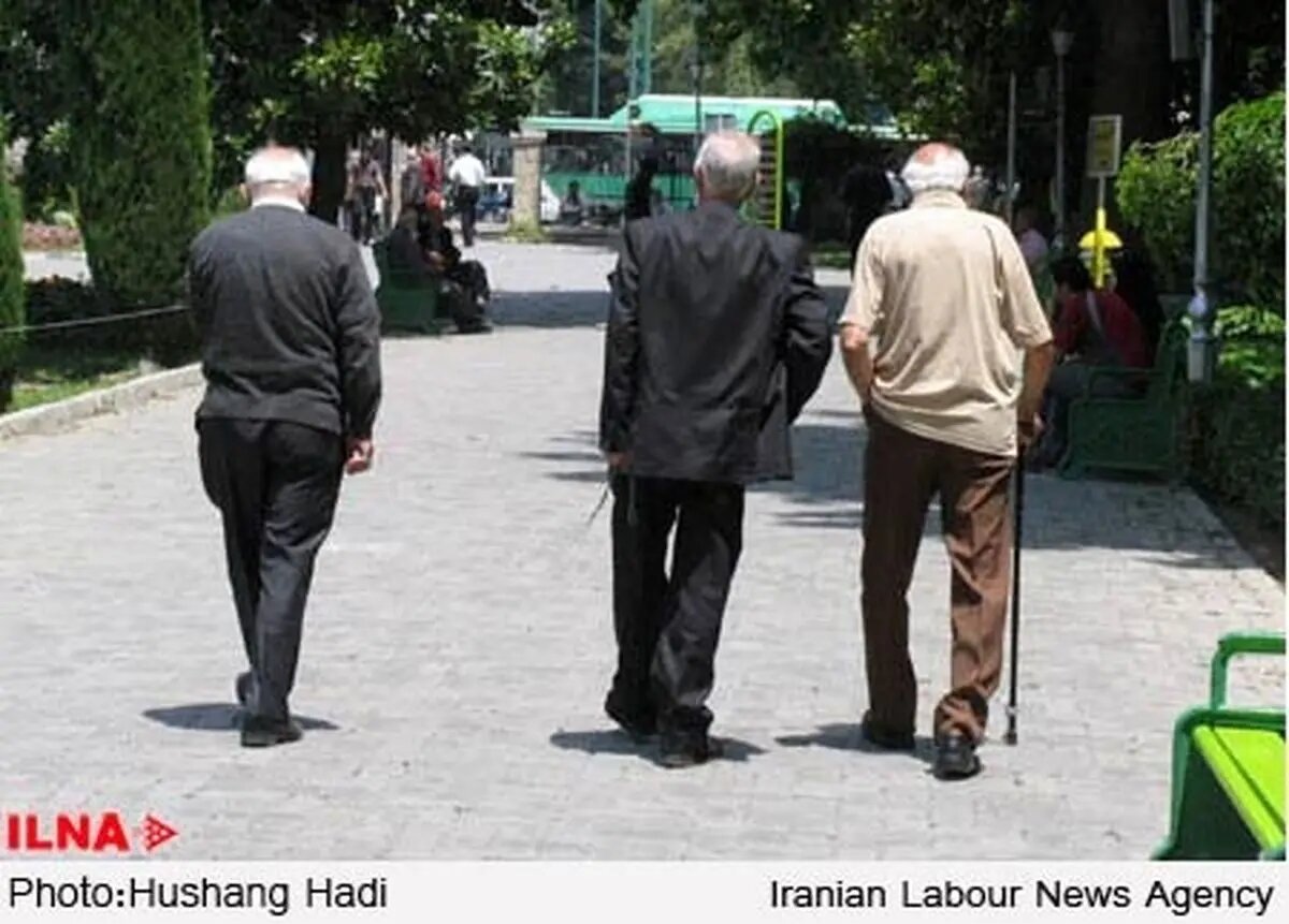 نامه فرهنگیان بازنشسته به رئیس جمهور/ سفره‌هایمان کوچک شده، قوانین را اجرا کنید