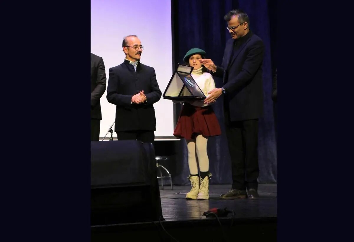 جشن شب یلدا در سنگلج برگزار شد/ اهدای لوح نشان نوروز به فعالین اجتماعی در جنگ ۱۲ روزه