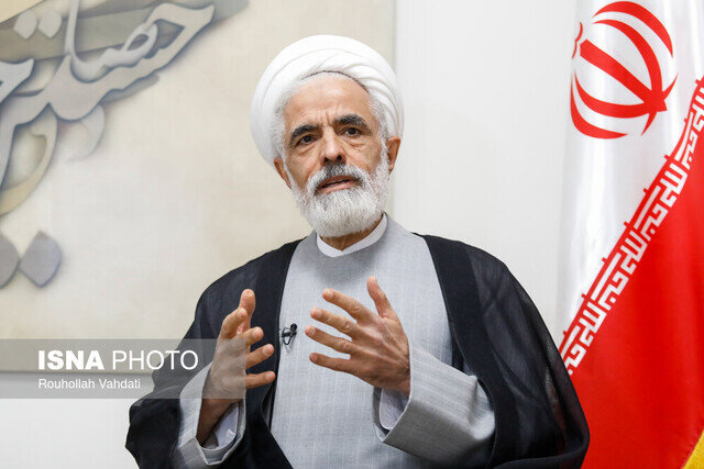 انصاری: برخی تصمیم گرفته‌اند وزرا را بکوبند