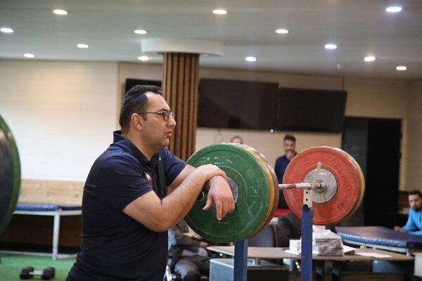 جباری: شانس قهرمانی در لیگ وزنه‌برداری بین سه تیم است/با قدرت می‌آییم