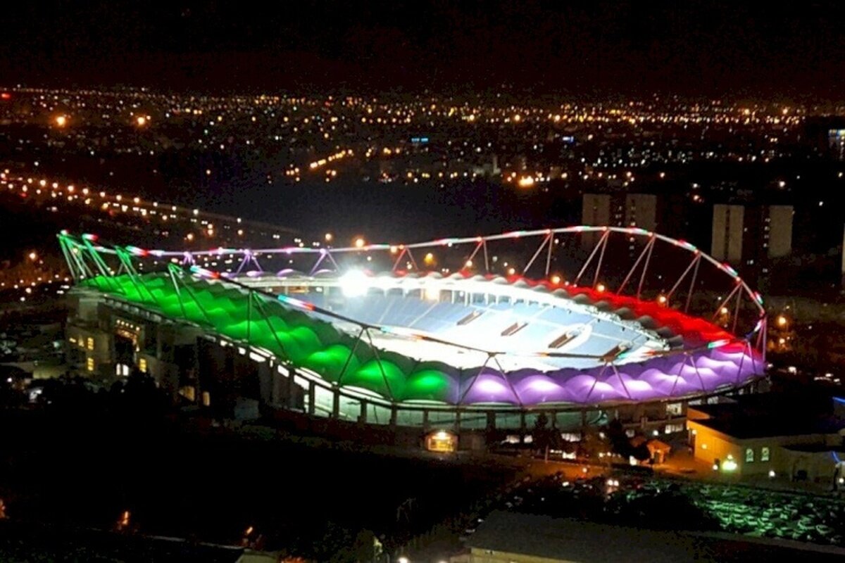 مشهد میزبان بازی استقلال و گل گهر شد