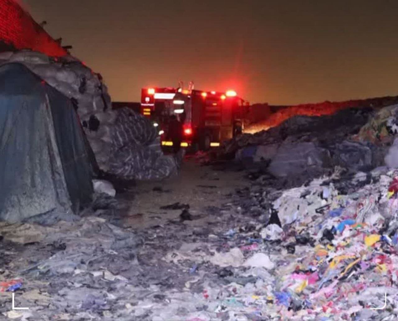 حریق کارگاه نمدسازی در حبیبآباد مهار شد