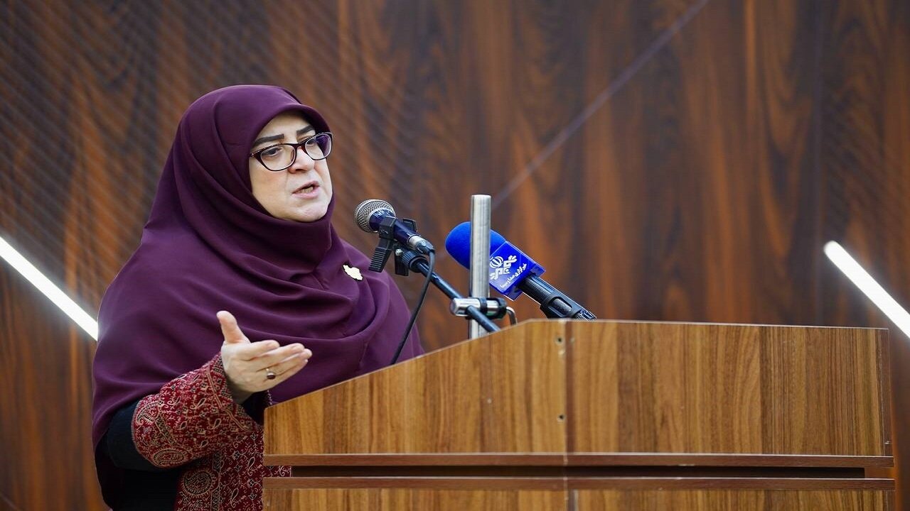 مهاجرانی: زنان در لایه‌های مدیریتی به‌عنوان یک نماد نقش‌آفرینی می‌کنند