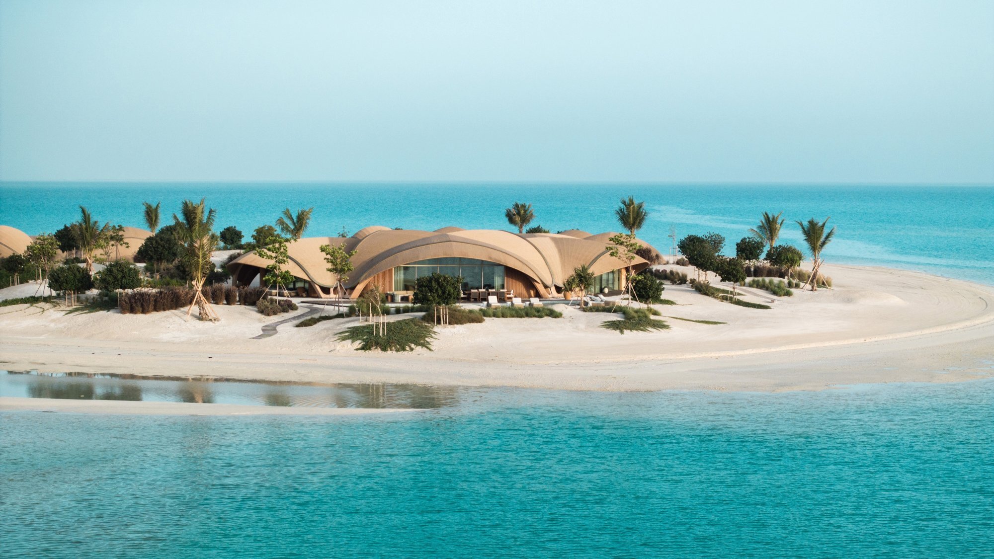 پناهگاه بهشتی رونالدو در قلب دریای سرخ