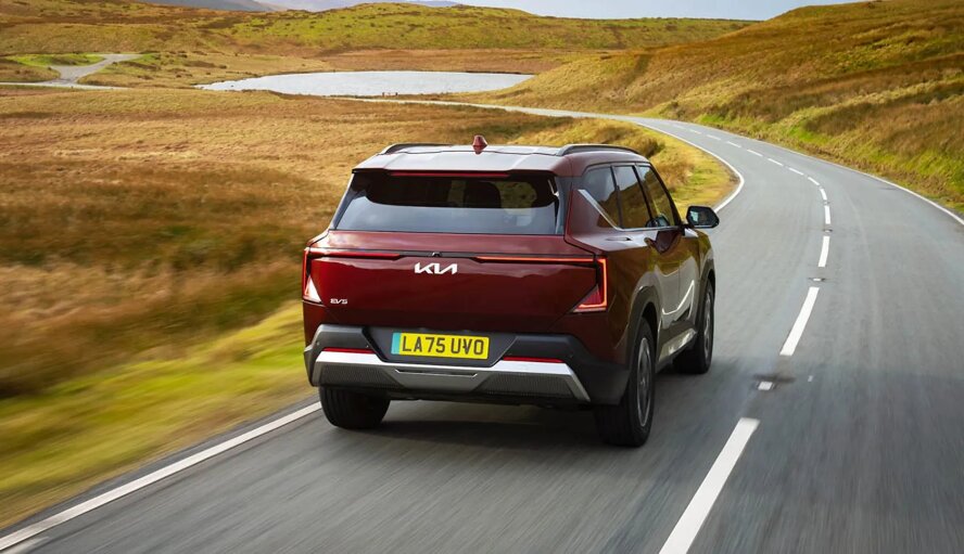 کیا EV5 زیر ذره‌بین: آیا جانشین برقی اسپورتیج ارزش خریدن دارد؟