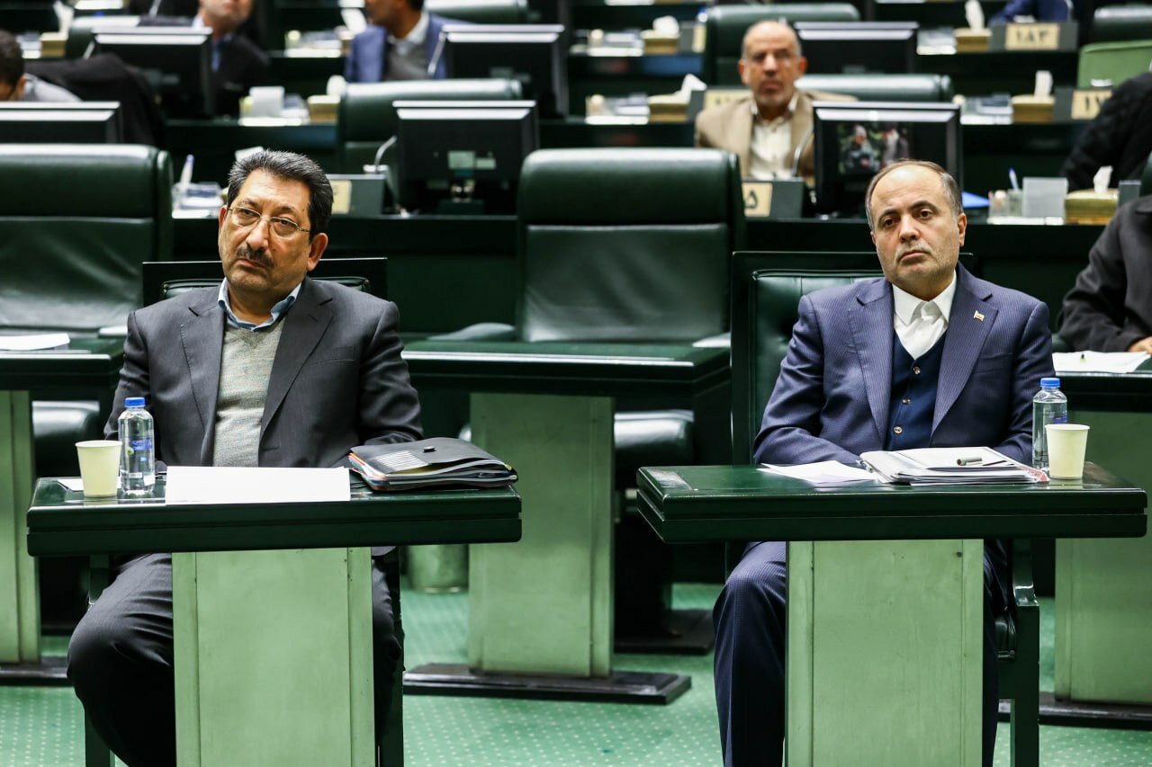 عکس/ جلسه غیرعلنی نظارتی مجلس با حضور تیم اقتصادی دولت