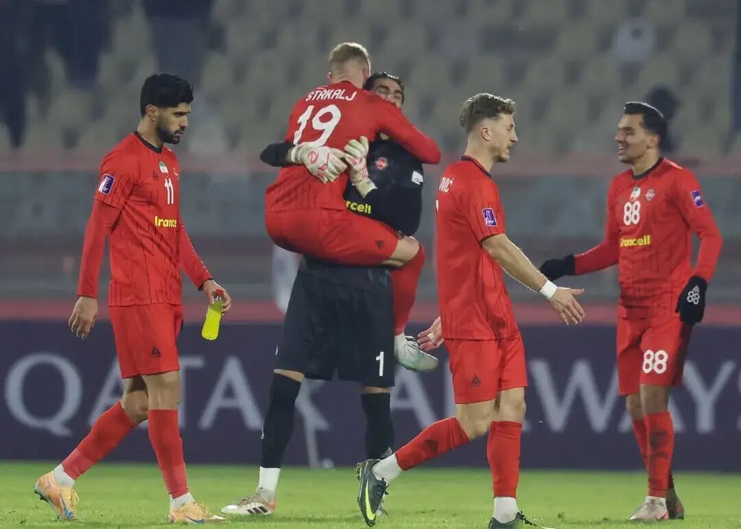 روزنامه الرایه: تراکتور در خانه غیرقابل پیش‌بینی است