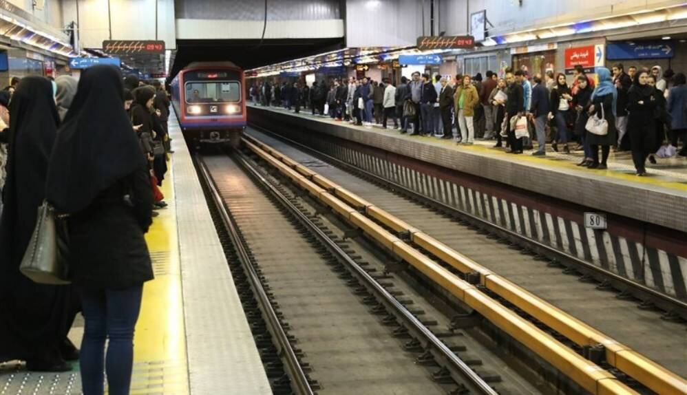 توضیح مترو درباره ورود غیرمجاز فردی به حریم ریلی در خط ۲