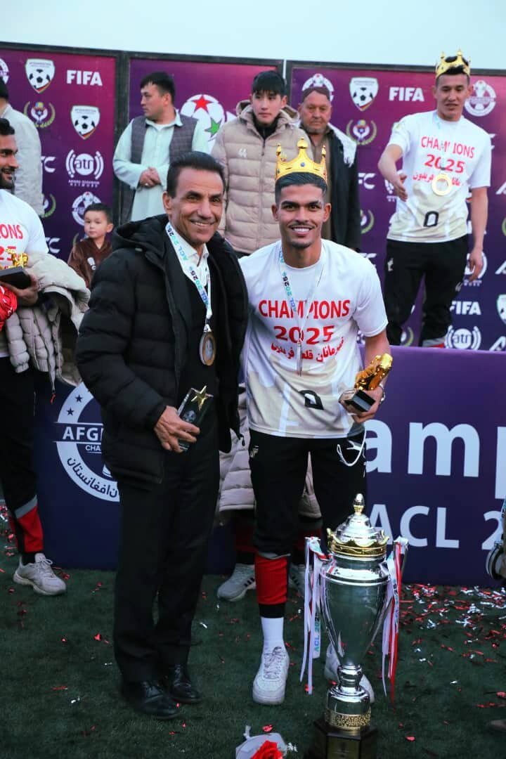 سرمربی ایرانی در لیگ افغانستان قهرمان شد