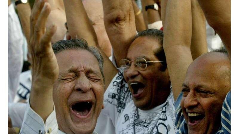 ۲ تا ۵ بار در هفته از ته دل بخندید