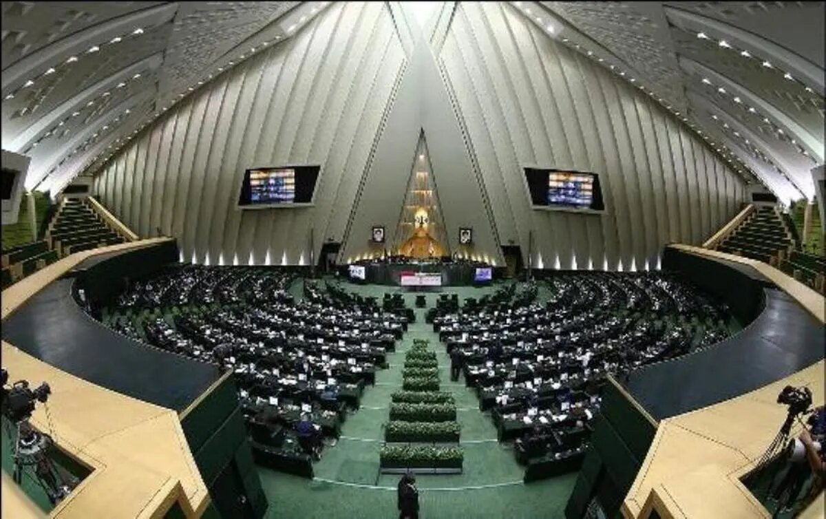 تاکید ویژه بر اجرای دقیق برنامه ۱۷ بندی دولت برای ساماندهی اقتصاد