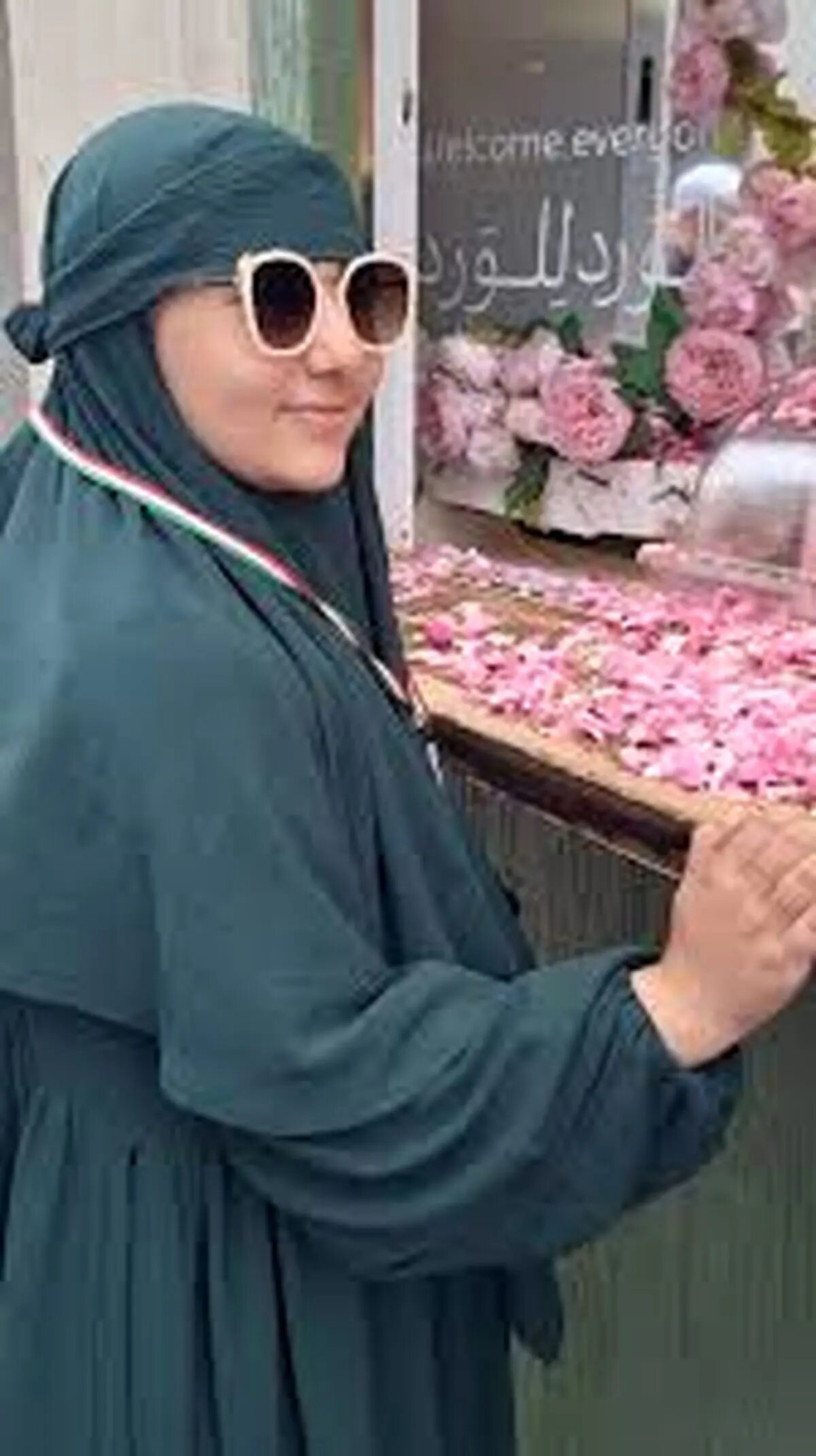 بستنی با طعم گل محمدی ایرانی در عربستان + فیلم