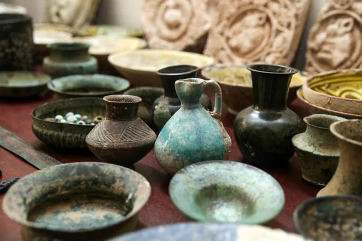 کشف تاریخی در ابهر زنجان/ شناسایی ظروف تاریخی قرون پنجم و ششم هجری در پی حفاری غیرمجاز