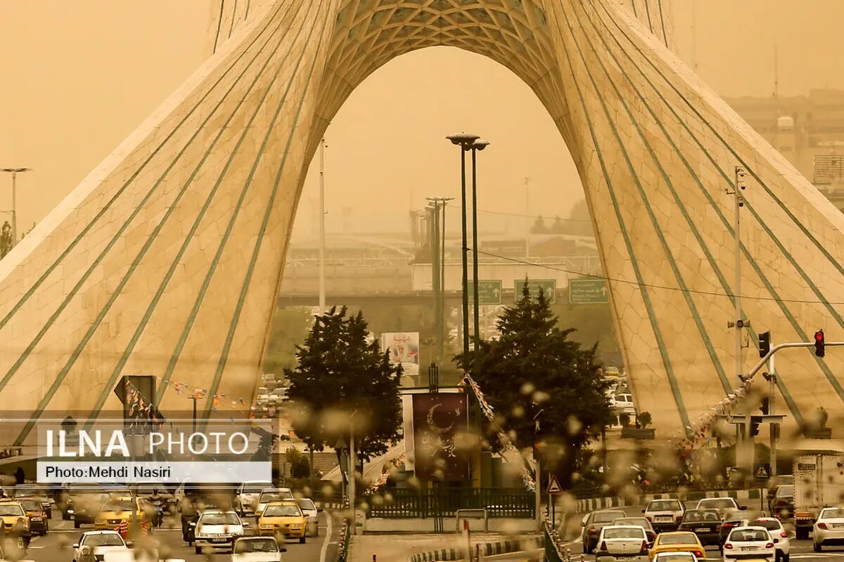 وضعیت هوای تهران در آستانه قرمز شدن