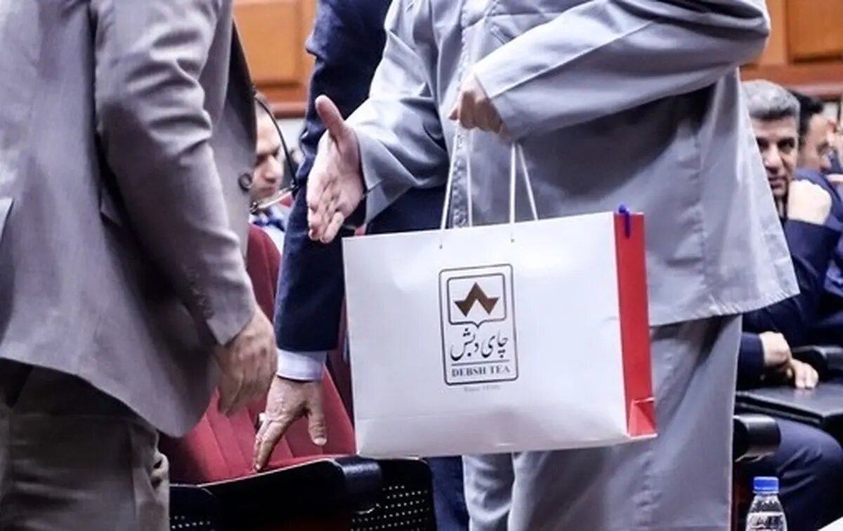 فاطمیامین و ساداتینژاد باید خود را به زندان معرفی کنند/ پولهای کثیف فساد دبش دوباره علیه قوه قضائیه توزیع میشود؟!