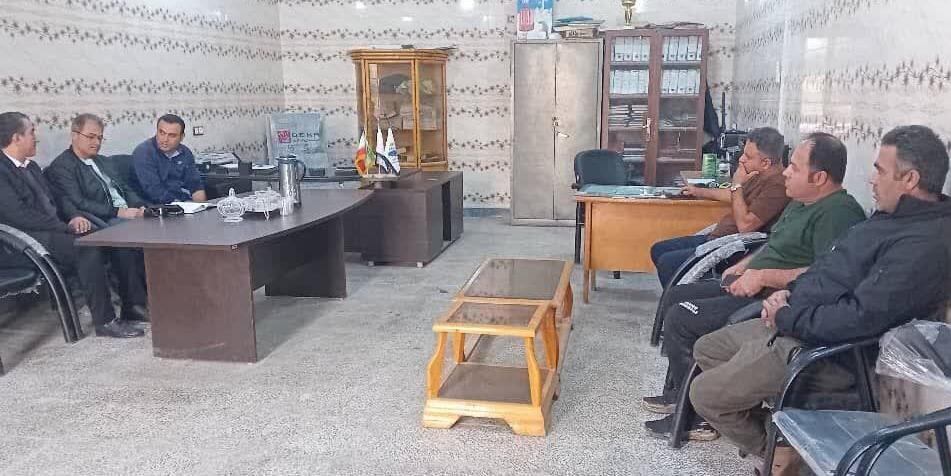 حیدریه: مطالبات کامیونداران گناوه با جدیت پیگیری میشود