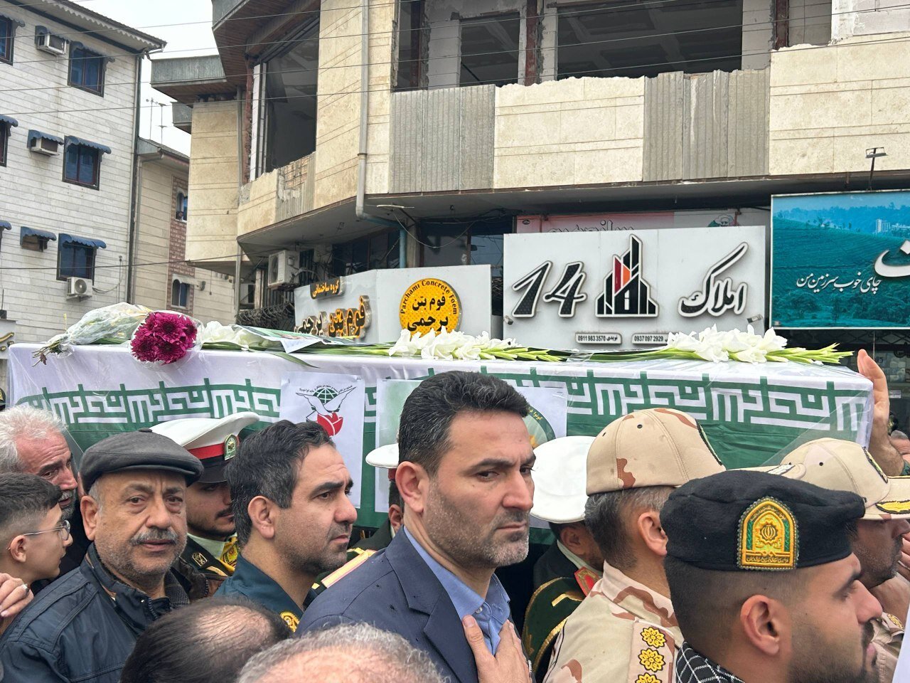 پیکر شهید مرزبانی «امیرحسام جوینده» در صومعهسرا تشییع و به خاک سپرده شد
