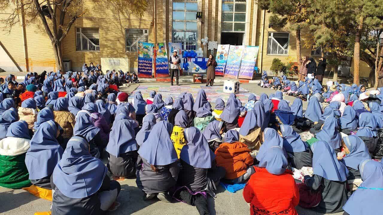دانش آموزان دبستان آزادی نیشابور سفیر آب شدند + عکس