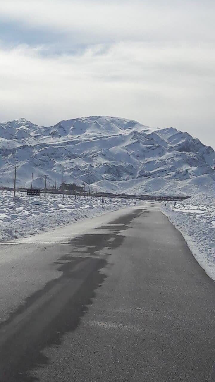 گشت و گذار زمستانی در ارتفاعات روستای درزاب بجستان + عکس