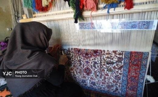 نقش آفرینی بانوان در اقتصاد مقاومتی / از شالیزار‌های گیلان تا نقش و نگار‌های قالی